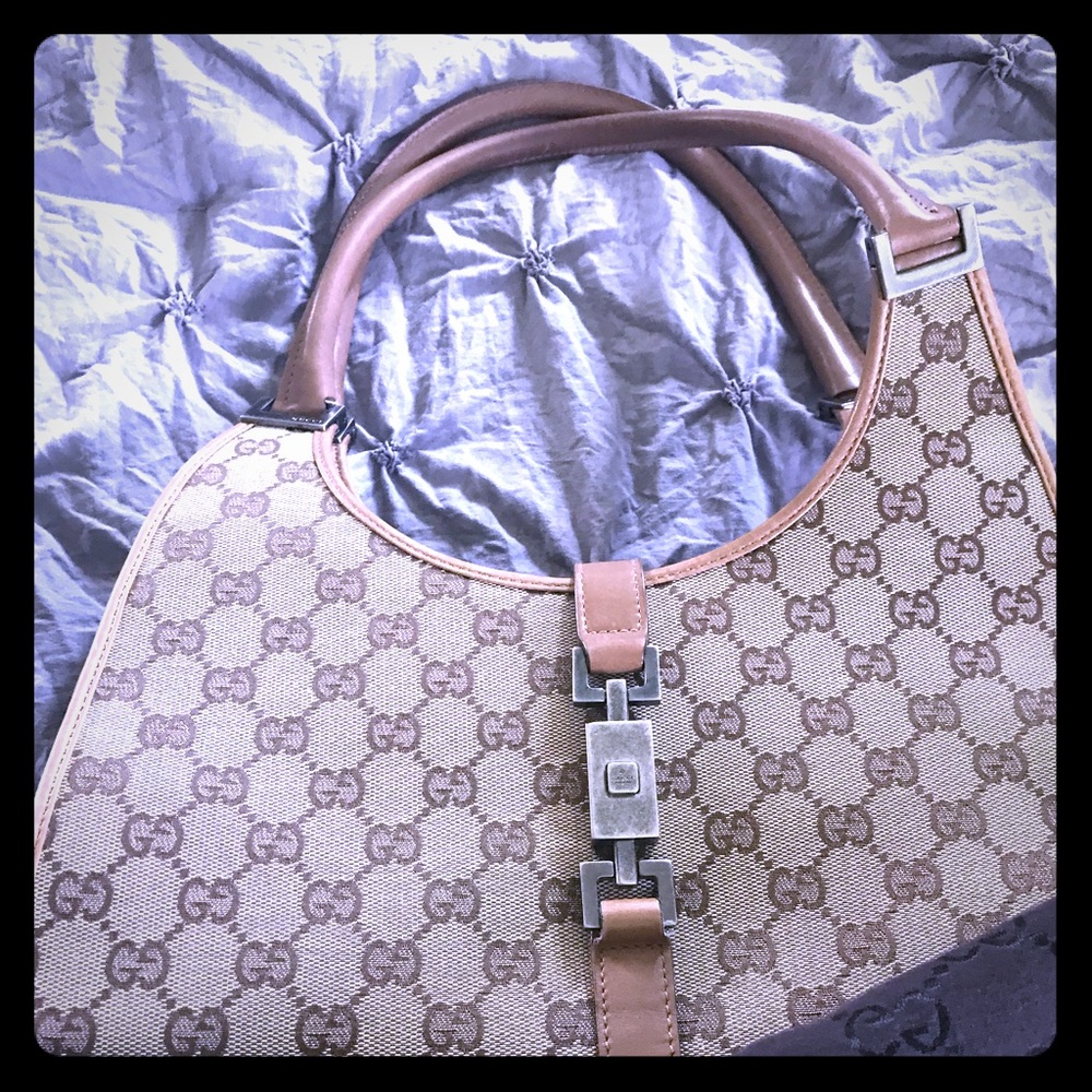 Authentic Gucci Audrey purse with dust bag
